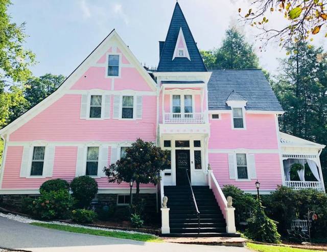 Cedar Crest Inn
